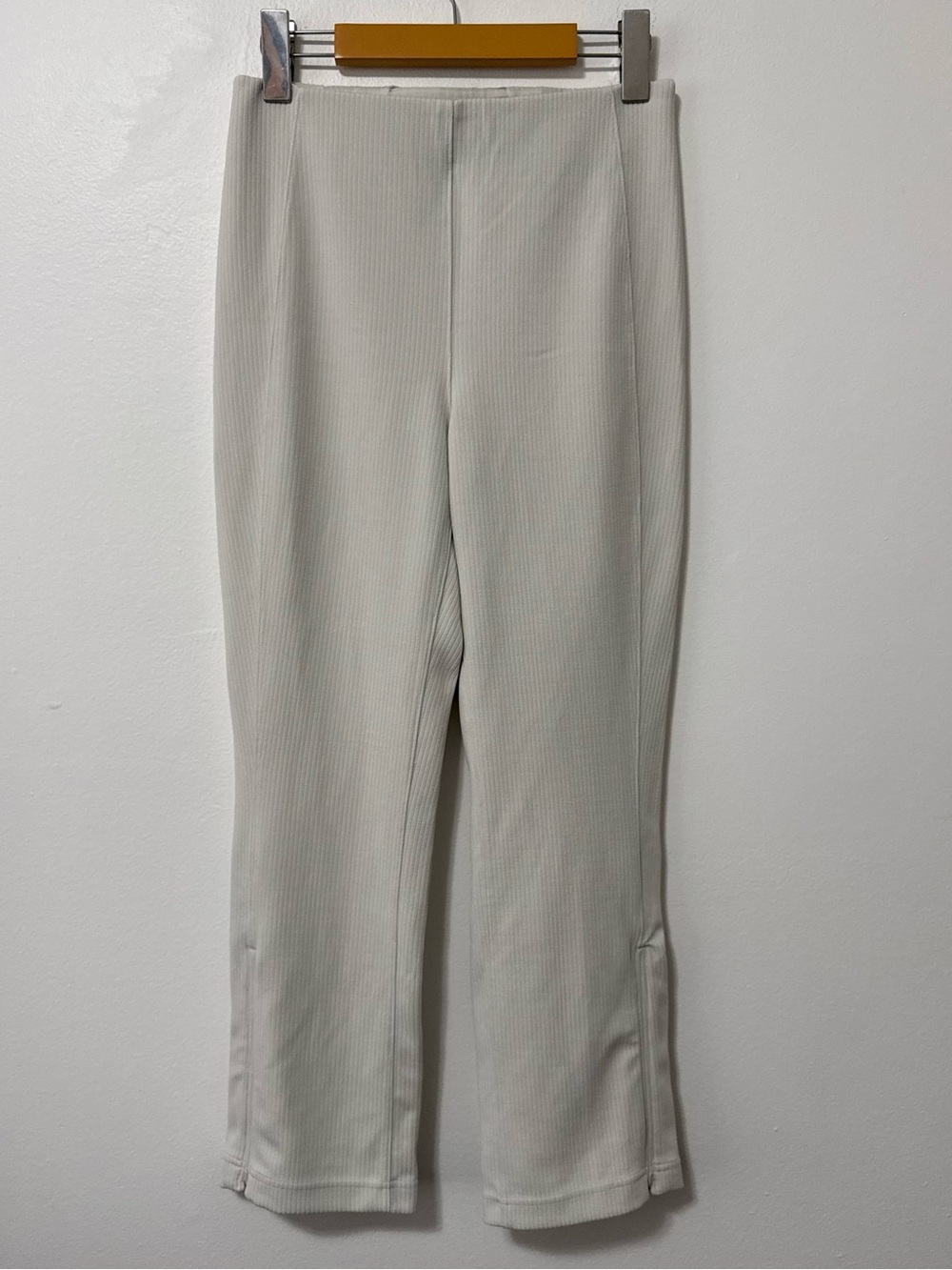 Lululemon Ribbed Softstreme Zip-Leg Pant - Picture 5 of 10